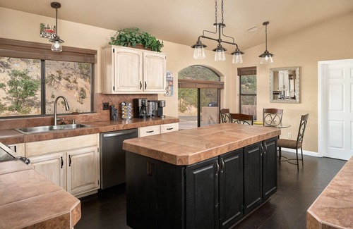 Hidden Valley Ranch Casa | LOOK NO FURTHER-4,000sf Hillside with Views TV's & Pool Table
