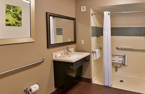 Sunnyvale Complejo | Look No More! TWO Comfortable 2BR Suites, Outdoor Swimming Pool, Pets Allowed!
