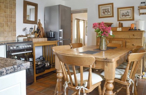 Bodedern Cabaña | Alojamiento de 2 habitaciones en Trefor, Anglesey