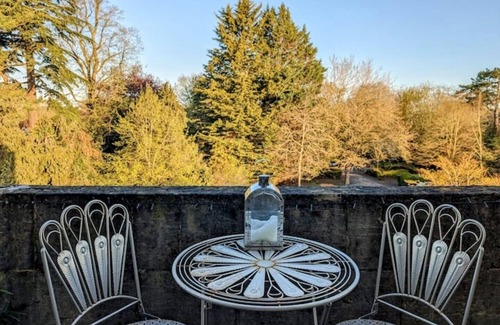Littlemore Apartamento | Looking for something special? Penthouse Apartment in Grade 2 listed Manor