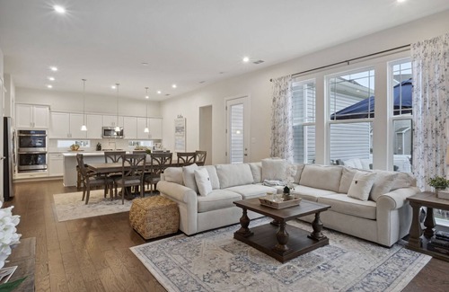 Frankford Casa | Booking for Fall 2025! Discounts available.