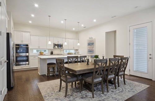 Frankford Casa | Booking for Fall 2025! Discounts available.