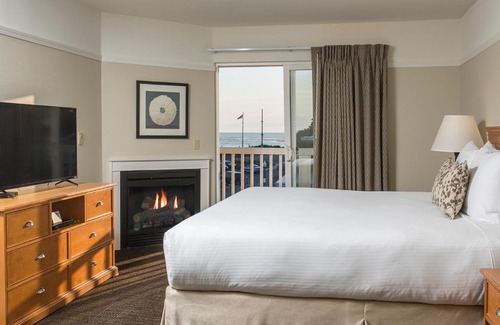 Lincoln City Hotel | Looking Glass Inn