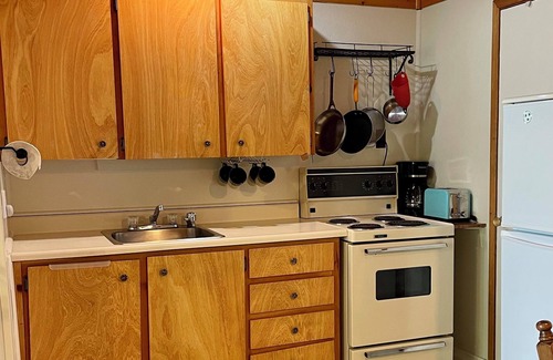 Leeds and the Thousand Islands Cabina | Lookout 2 Cabin on Charleston Lake