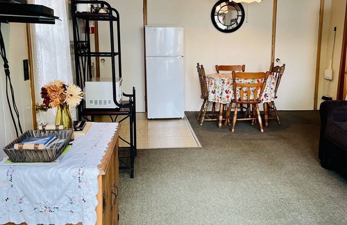 Leeds and the Thousand Islands Cabina | Lookout 2 Cabin on Charleston Lake