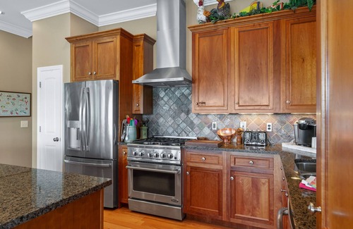Stoney Point Landing Casa | Smith Lake Rentals & Sales - MIRADA AL PUNTO DE PIEDRA - Porches envolventes con vista al lago