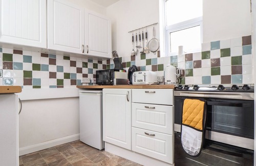 Newlyn Cabaña | LOOKOUT COTTAGE, pet friendly, country holiday cottage in Newlyn