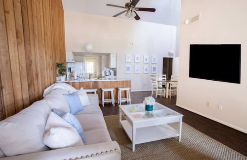 April Sound Casa | Lookout Lake Conroe April Sound Private Backyard with hot tub