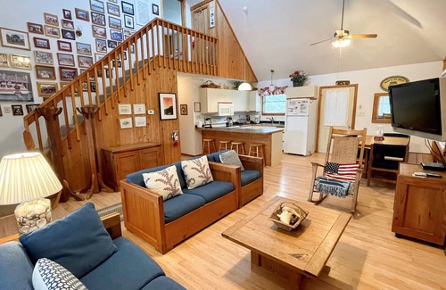 Ocracoke Casa | Mirador: casa amigable para perros con un interior cómodo.