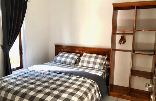 Waingapu Cama Y Desayuno | LOPE HOMESTAY