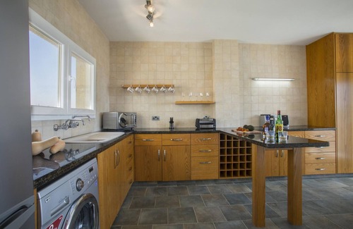 Oroklini Apartamento | Lordos Sunshore Beachfront Suite