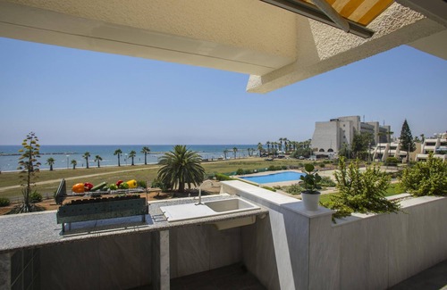 Oroklini Apartamento | Lordos Sunshore Beachfront Suite