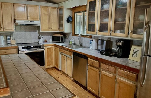 Beaver Shores Casa | LOREL'S Log Home 3BDR - Lake, Trails, Firepit, Pool Table