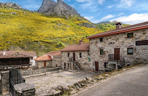 Caunedo Apartamento | Apartamentos Rurales Lorences con vistas a la montaña para 5 personas