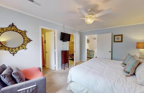 Kure Beach Casa | Lorraine's Beach Cottage