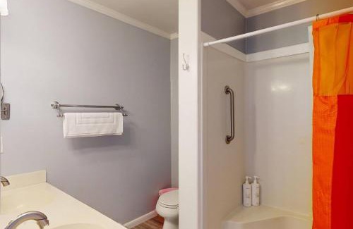 Kure Beach Casa | Lorraine's Beach Cottage
