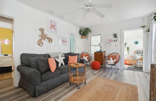 Hampton Casa | Lorraine's Landing 2 Min to Beach Pet-Friendly