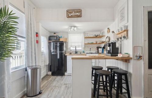 Hampton Casa | Lorraine's Landing 2 Min to Beach Pet-Friendly