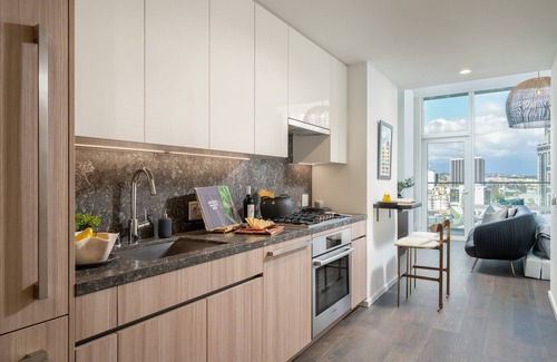 Commerce Condominio | Los Angeles Down Town Lux Condo with Wrap Around Balcony and Spectacular Views