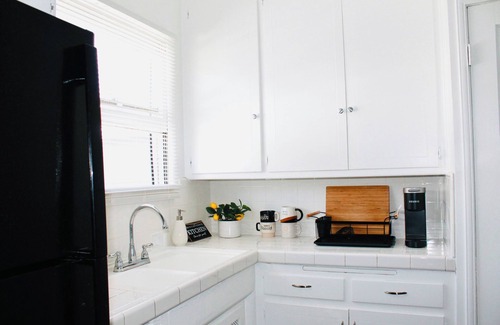 Monterey Park Casa | LOS ANGELES RED ROSE-HEART OF MONTEREY PARK