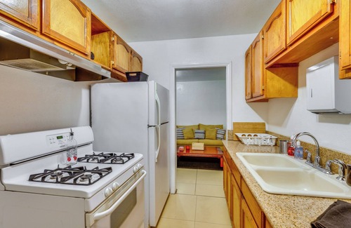 Florence-Graham Casa | Los Angeles Vacation Rental: 9 Mi to Downtown!