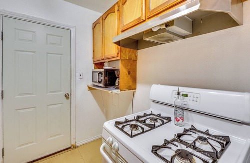 Florence-Graham Casa | Los Angeles Vacation Rental: 9 Mi to Downtown!