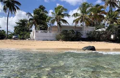 Bravos de Boston Casa | Los Cocos, a private beachfront house, in Vieques