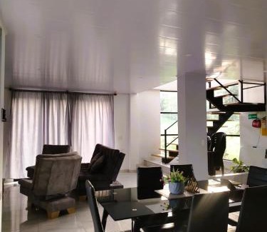 Tauramena Casa | Los Potrillos I, Linda cabaña moderna y tranquila, Cerca al centro