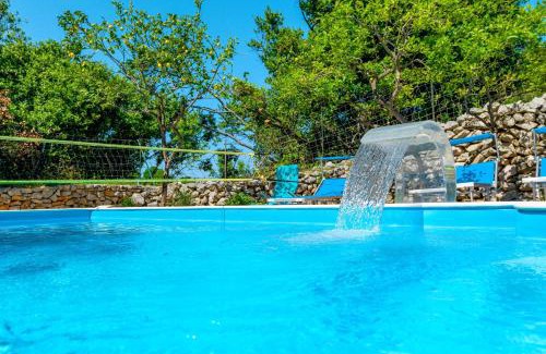 Veli Losinj Apartamento | Losinj haus with pool