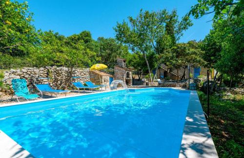 Veli Losinj Apartamento | Losinj haus with pool