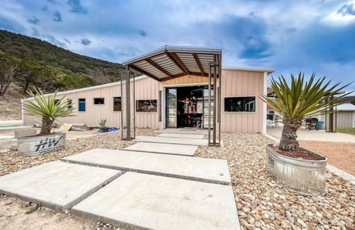 Vanderpool Casa | Lost Maples Estates - Barndo