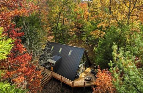 Wardensville Cabina | Lost River Blackbird A-Frame Cabin: hot tub + wifi