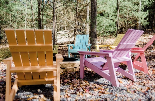 Wardensville Cabina | Lost River Blackbird A-Frame Cabin: hot tub + wifi