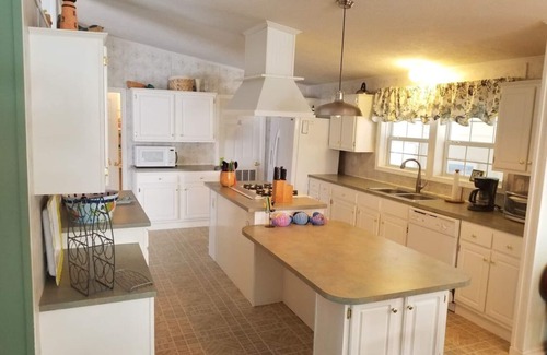 Rehoboth Beach Casa | Lots Of Room--Main House And Cottage With Pool (Sleeps 12)