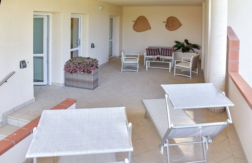 Padenghe sul Garda Apartamento | Lotus | Garda Bloom Holiday Apartments at Lake Garda