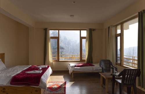 Burwa Cama Y Desayuno | Lotus House Mountain View private room with Front Balcony with river View