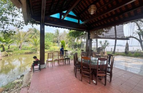 Ap Long Ðai Villa | Lotus Riverside Retreat - cách Vinwonder 1km