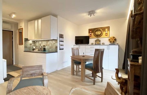 Zwierzyniec Apartamento | Lotus studio apartment - Compact. Stylish. Perfect for city explorers.