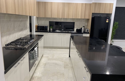 Mickleham Casa | LOTUS VILLA FREE WI-FI - CLOSE TO THE AIRPORT