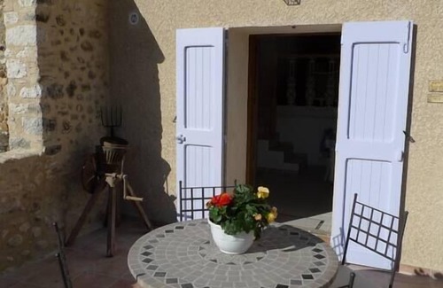 Sainte-Croix-du-Verdon Apartamento | Precioso estudio para 2/4 personas con terraza y vistas al lago.