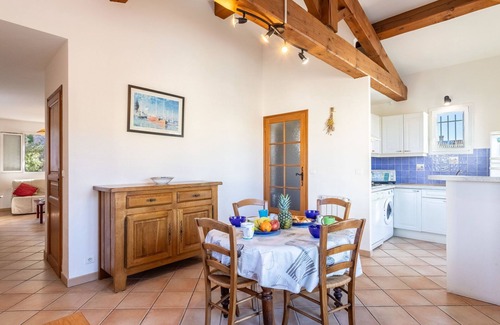 Le Brusc Apartamento | Lou Mazet by Interhome