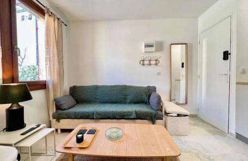 Miramas le Vieux Apartamento | Lou Miradou 2 - Vieux village médiéval, Cosy, Clim, 2 personnes