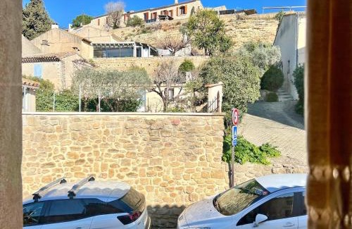 Miramas le Vieux Apartamento | Lou Miradou 2 - Vieux village médiéval, Cosy, Clim, 2 personnes