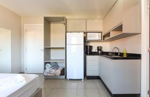 Guarapuava Apartamento | Lou Suítes - Kitnet 8 - com sacada e vista da cidade