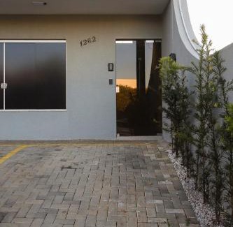 Guarapuava Apartamento | Lou Suítes - Suíte 04 - Econômica com Estilo