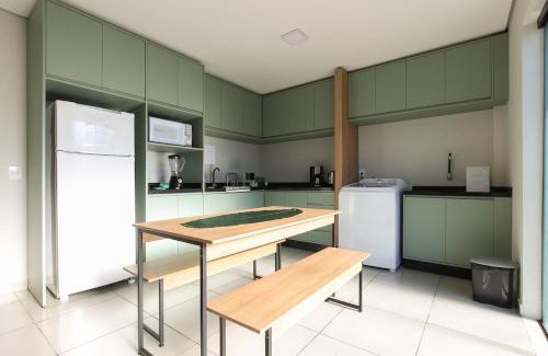 Guarapuava Apartamento | Lou Suítes - Suíte 9 com 2 camas de casal - total confort