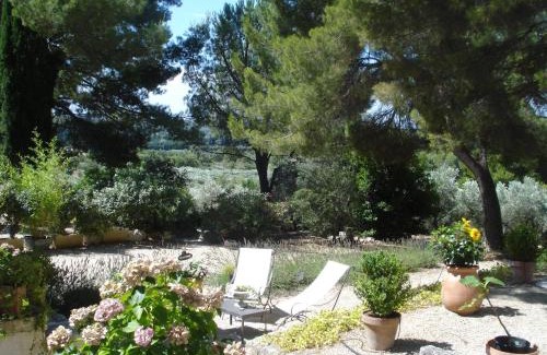 Mouries Cama Y Desayuno | Lou Ventoulet