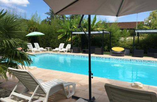 Souillac Apartamento | Loue Agréable T1 Avec Piscine