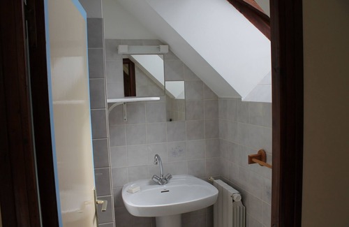 Saint-Malo-des-Trois-Fontaines Casa | Loue Maison de Vacances Familiale - 5 Chambres, 14 Couchages, Mohon