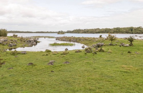 Neale Cabaña | LOUGH MASK ROAD FISHING COTTAGE in Ballinrobe, County Mayo
